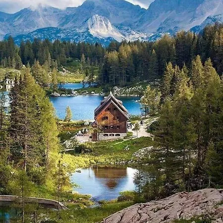 Apartment Riverdance With Mountain View, Garden And Private Parking