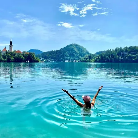 Apartmán Riverdance With Mountain View, Garden And Private Parking