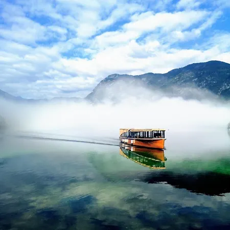 Riverdance With Mountain View, Garden And Private Parking Μπλεντ