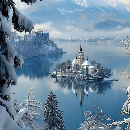 Riverdance With Mountain View, Garden And Private Parking