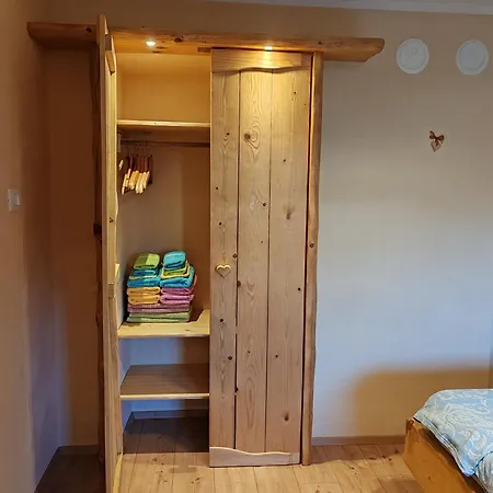 公寓 Riverdance With Mountain View, Garden And Private Parking *