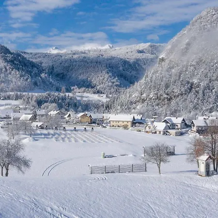 Riverdance With Mountain View, Garden And Private Parking