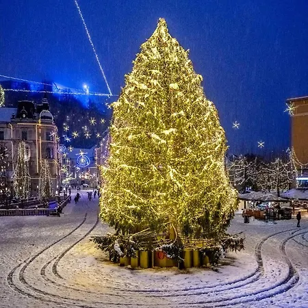 Riverdance With Mountain View, Garden And Private Parking * Μπλεντ