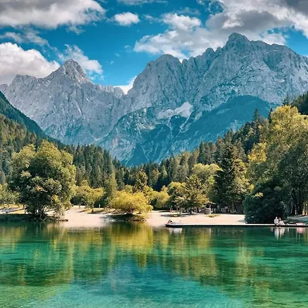 Apartment Riverdance With Mountain View, Garden And Private Parking