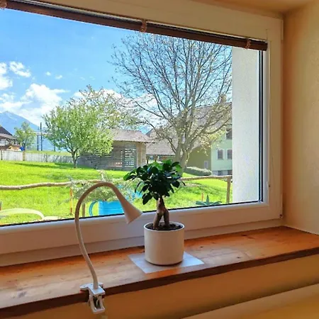 Riverdance With Mountain View, Garden And Private Parking Daire *