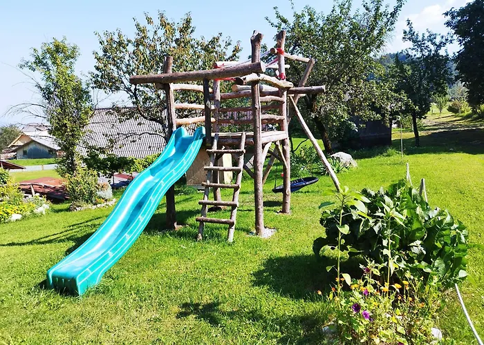 Riverdance With Mountain View, Garden And Private Parking Apartma