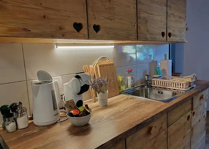 Riverdance With Mountain View, Garden And Private Parking Apartma