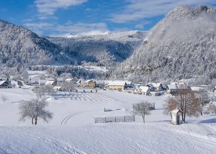 Riverdance With Mountain View, Garden And Private Parking