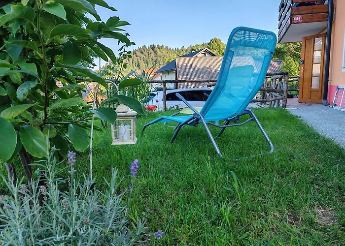 Riverdance With Mountain View, Garden And Private Parking