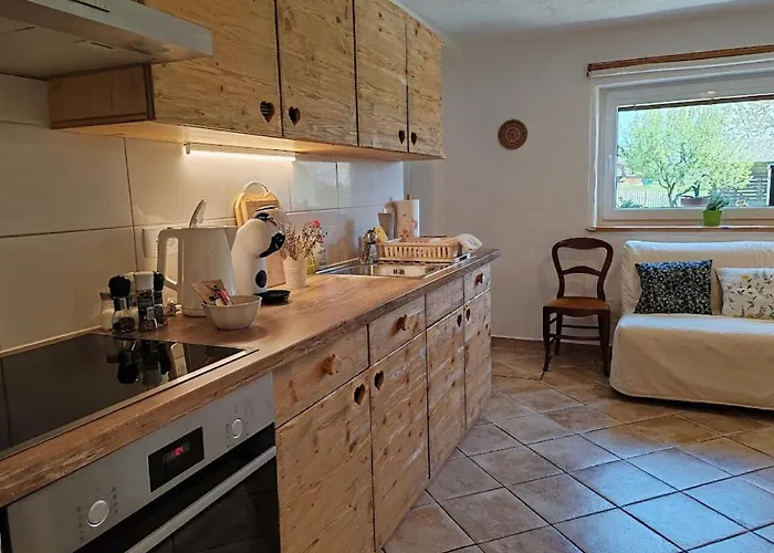 Riverdance With Mountain View, Garden And Private Parking